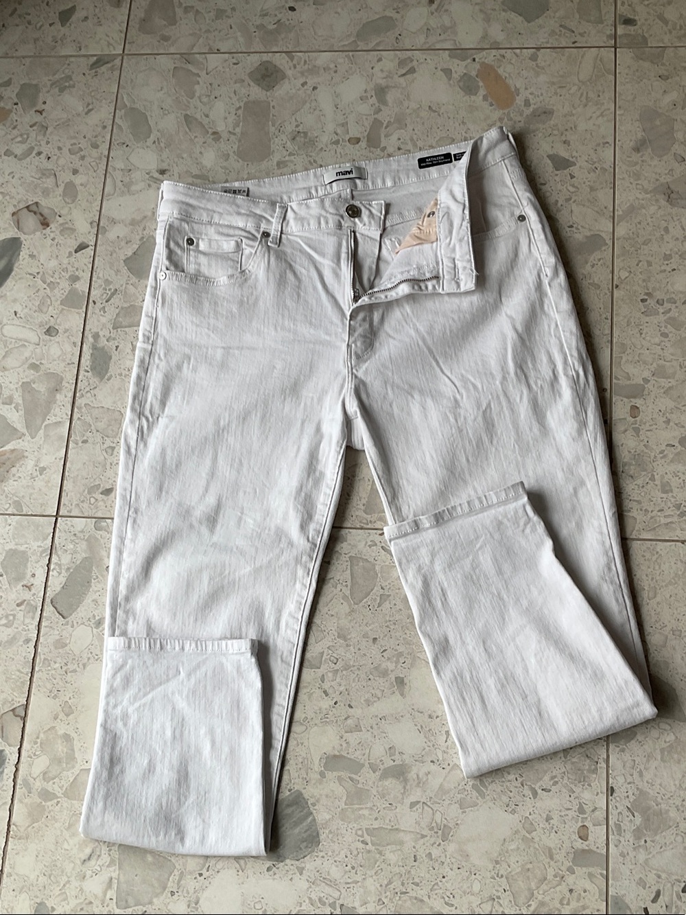 Mavi Kathleen White Mid-Rise Slim Boyfriend Jeans
